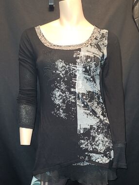 Point Zero Black Long-Sleeve Scoop Neck Graphic Top Multi Layer